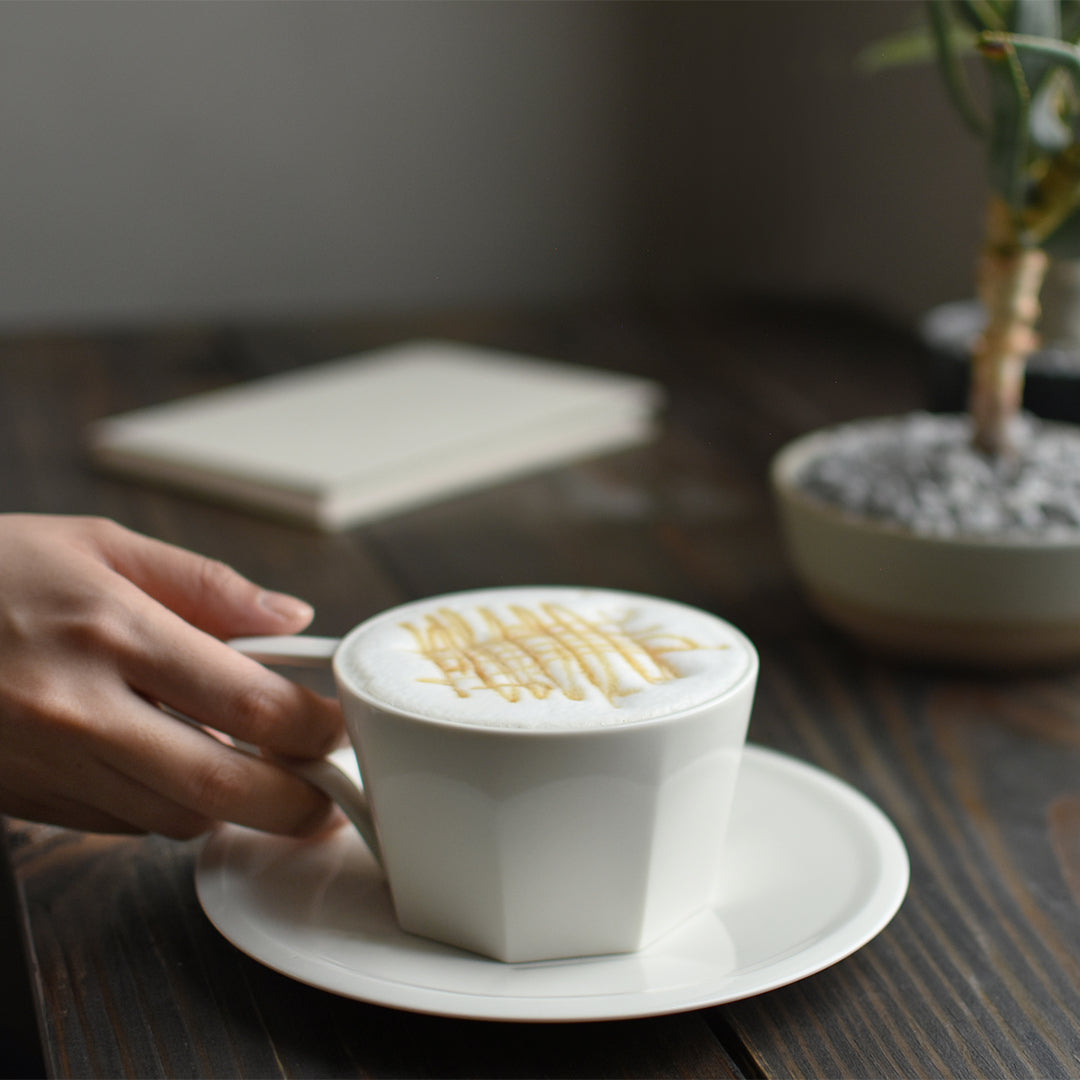 Tasse à café et soucoupe en porcelaine 220 ml