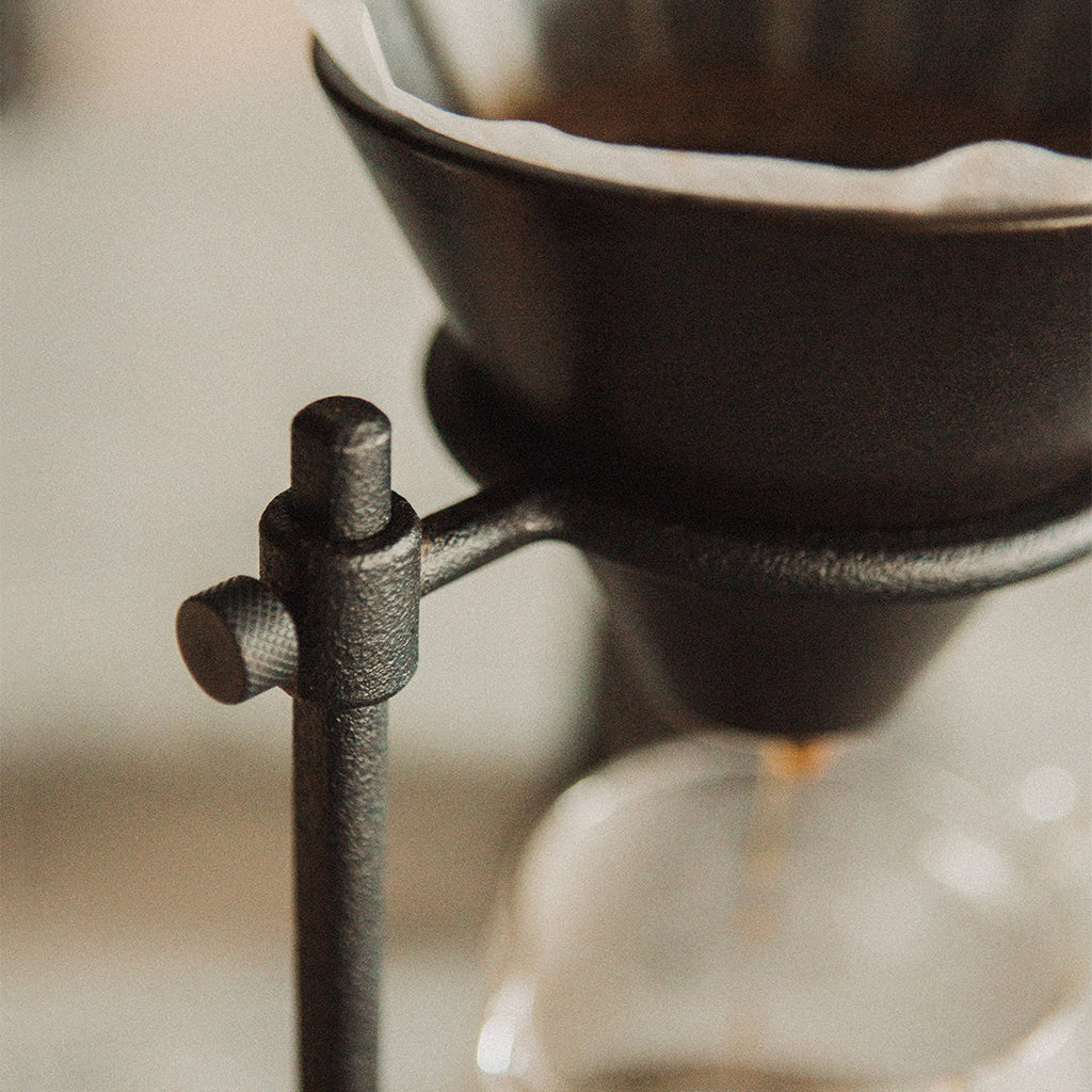 Support réglable pour cafetière à piston